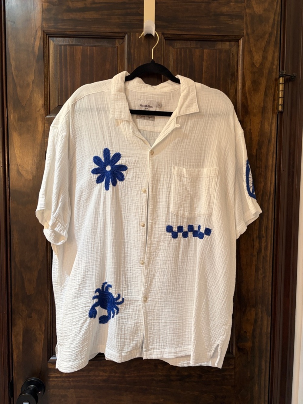 Goodfellow & Co White Short-Sleeve Button-Down Shirt with Blue Embroidery